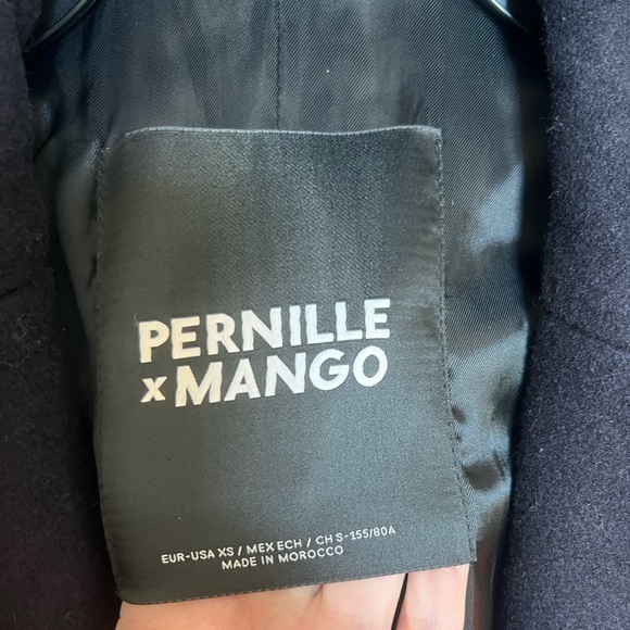 Buttoned wool coat - Picture 6 of 8